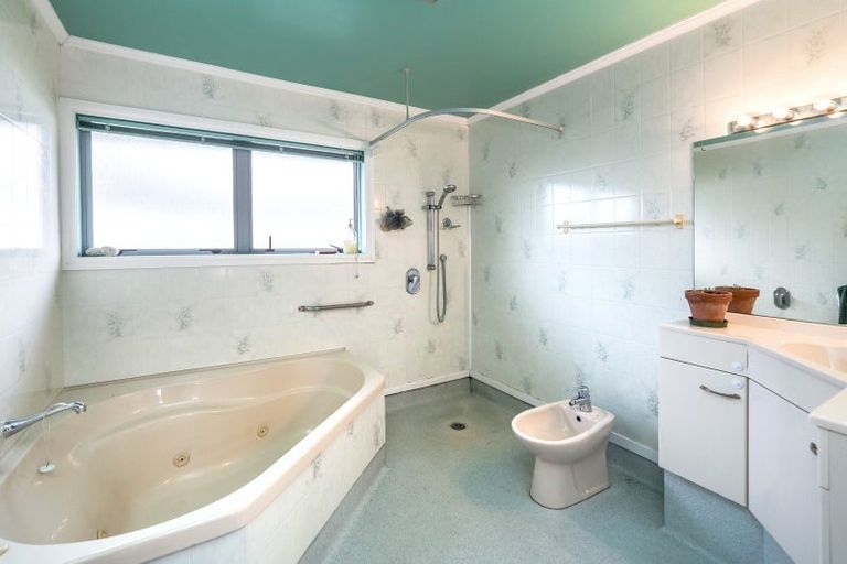 Photo of property in 105 Watt Street, Featherston, 5710