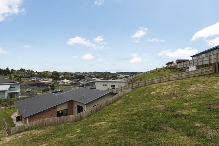 Photo of property in 44 Cape Vista Crescent, Pukekohe, 2120