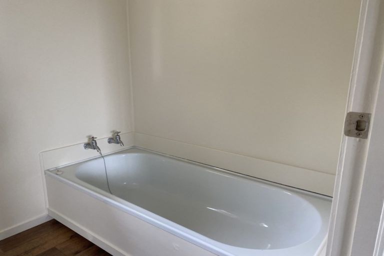 Photo of property in 18 Malmo Place, Massey, Auckland, 0614