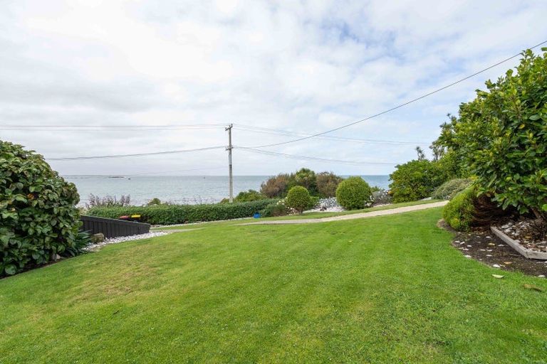 Photo of property in 90 Marine Parade, Bluff, 9814