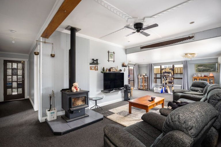 Photo of property in 10 Miranda Street, Stratford, 4332