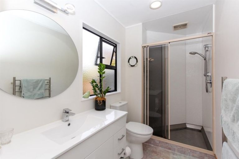 Photo of property in 10 Frank Frethey Place, Highlands Park, New Plymouth, 4312