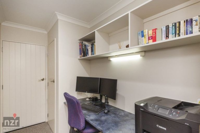 Photo of property in 75 Spur Road West, Colyton, Feilding, 4775