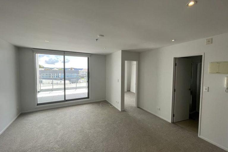 Photo of property in Bella Vista, 2f/84 Gunner Drive, Te Atatu Peninsula, Auckland, 0610
