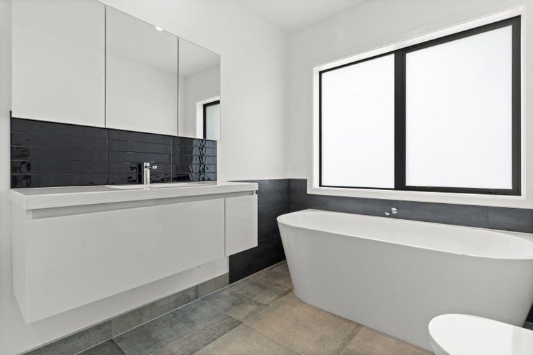 Photo of property in 17 Madison Street, Carterton, 5713