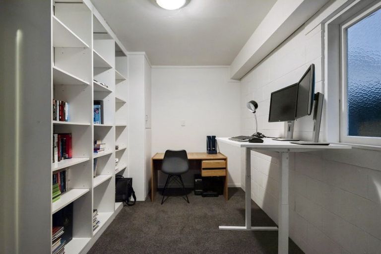 Photo of property in 1/33 Castor Bay Road, Castor Bay, Auckland, 0620