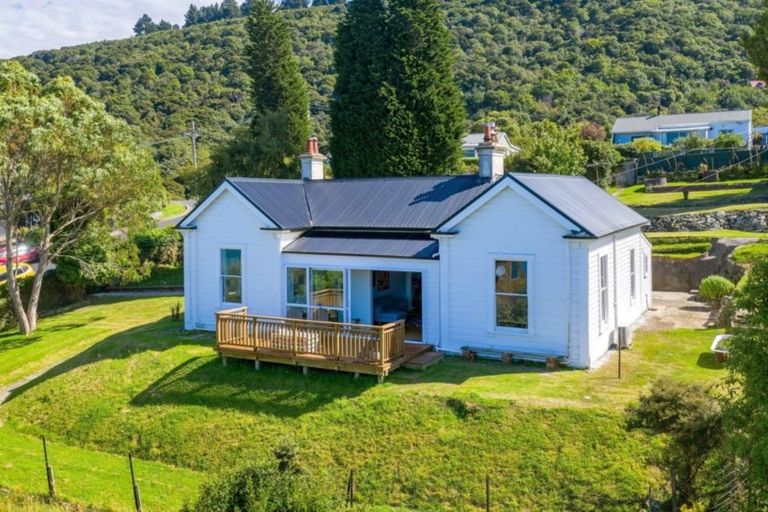 Photo of property in 20 Manuka Street, Ravensbourne, Dunedin, 9022