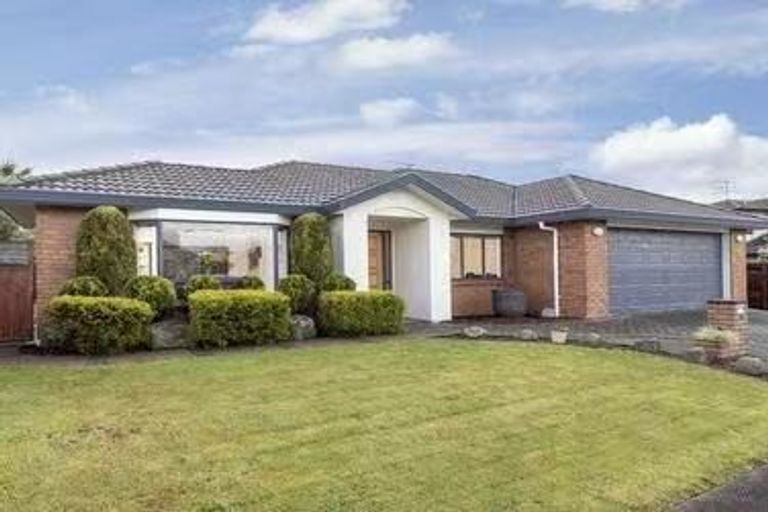 Photo of property in 10 Shankill Place, East Tamaki, Auckland, 2013