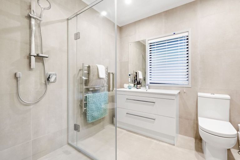 Photo of property in 32a Duncansby Road, Stanmore Bay, Whangaparaoa, 0932