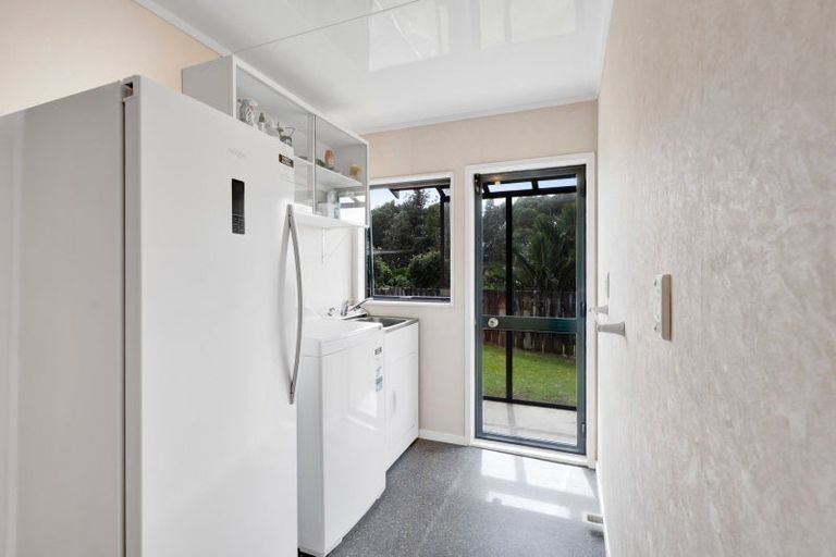 Photo of property in 16 Hussey Street, Oakura, 4314