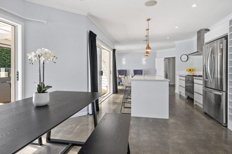 Photo of property in 15 Maple Grove, Acacia Bay, Taupo, 3385