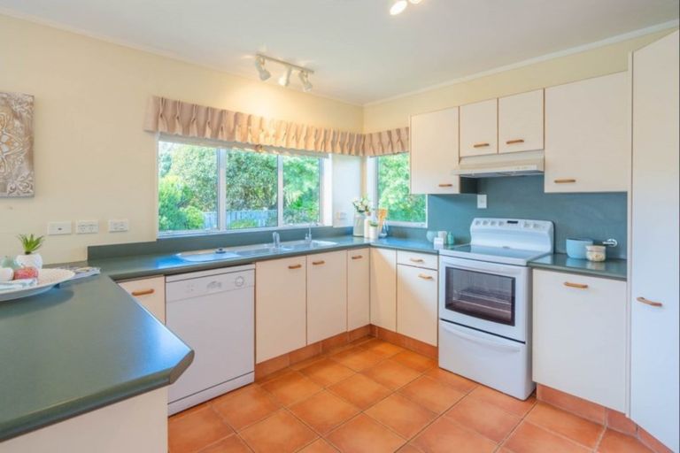 Photo of property in 137 Langdale Avenue, Paraparaumu, 5032