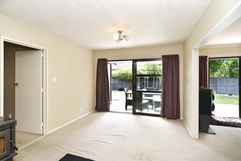 Photo of property in 12 Mayo Place, Belfast, Christchurch, 8051