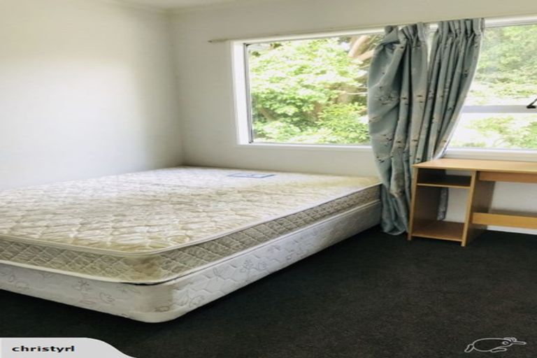 Photo of property in 1/26 Marlborough Avenue, Glenfield, Auckland, 0629