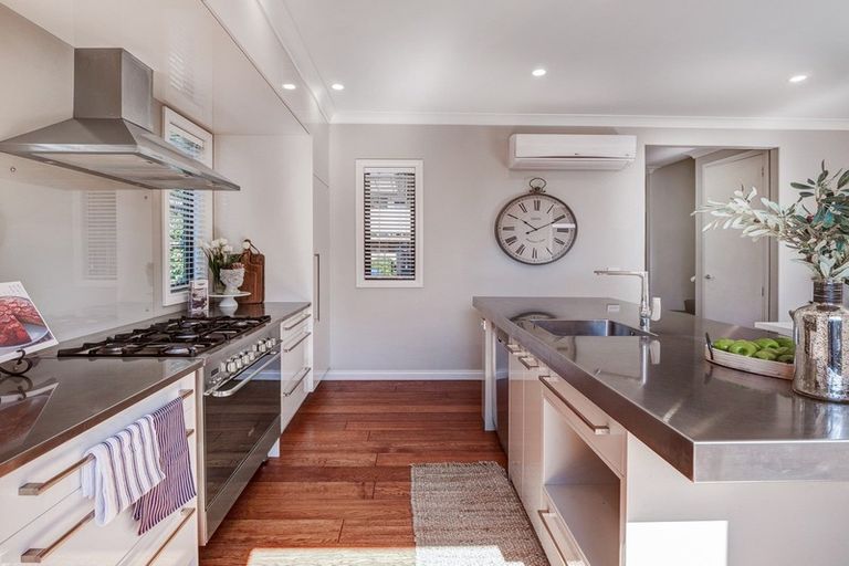 Photo of property in 5b Te Mata Peak Road, Havelock North, 4130