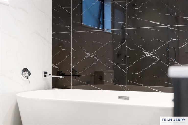 Photo of property in 47 Whare Kauri Road, Papakura, 2110