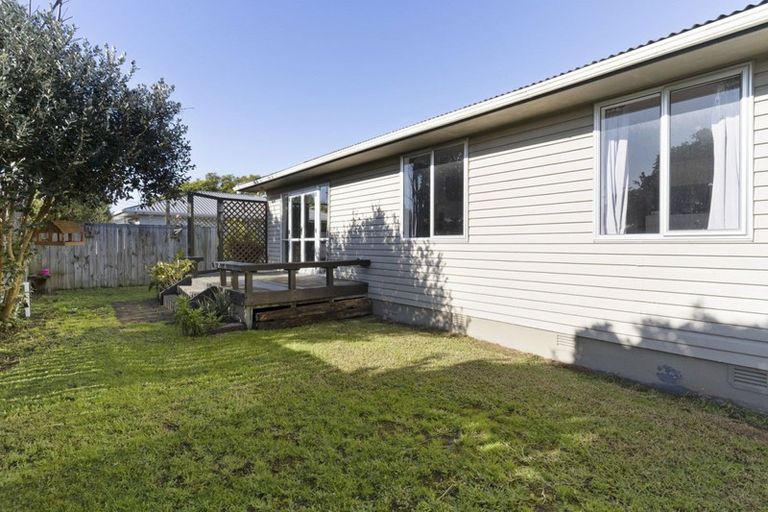Photo of property in 15a Queen Road, Bellevue, Tauranga, 3110