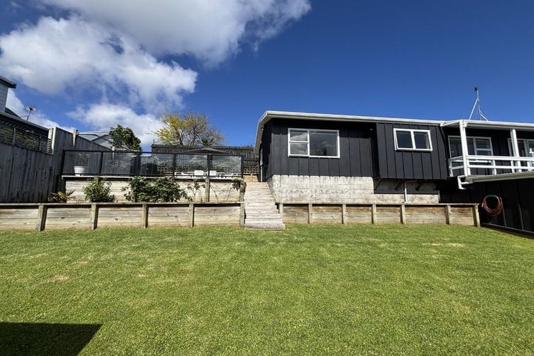 Photo of property in 16 Camellia Avenue, Bell Block, New Plymouth, 4312