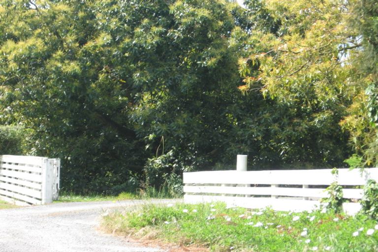 Photo of property in 61 Emerton Road, Athenree, Katikati, 3177