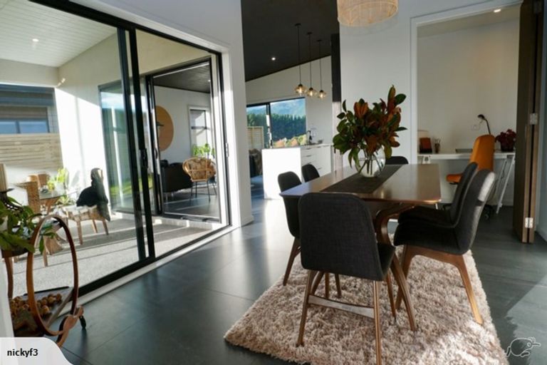 Photo of property in 7 Te Heke Place, Waikanae, 5036