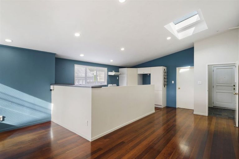 Photo of property in 33 Beulah Avenue, Rothesay Bay, Auckland, 0630