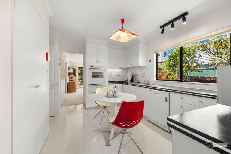 Photo of property in 29 Hinau Street, Woburn, Lower Hutt, 5011