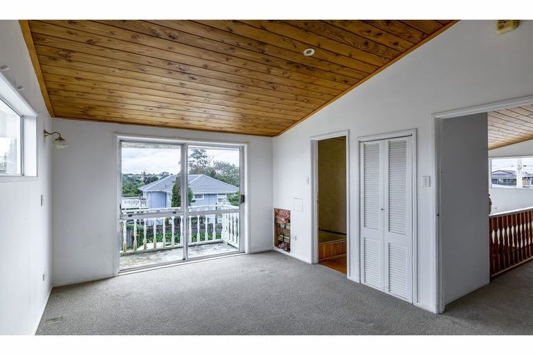 Photo of property in 33c Farquhar Road, Glendene, Auckland, 0602