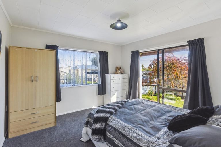 Photo of property in 77 Aorangi Road, Paraparaumu, 5032