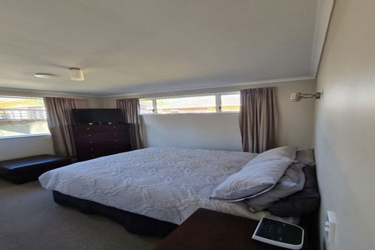 Photo of property in 2/34 Montgomery Street, Stokes Valley, Lower Hutt, 5019