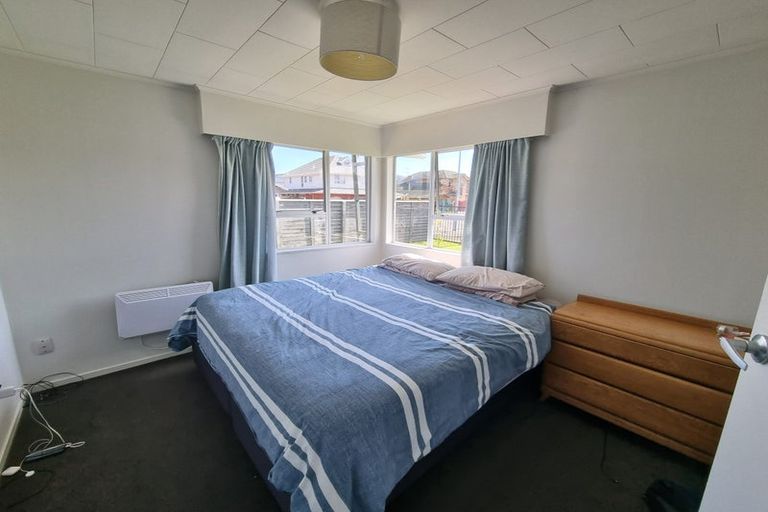 Photo of property in 48a Whites Line West, Woburn, Lower Hutt, 5010