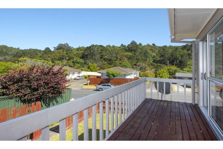 Photo of property in 1/117 Lynn Road, Bayview, Auckland, 0629