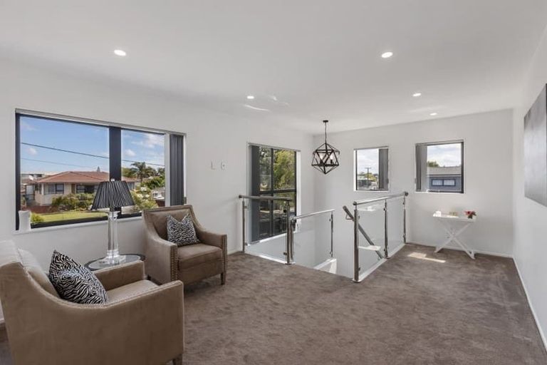 Photo of property in 19a Muir Avenue, Mangere Bridge, Auckland, 2022