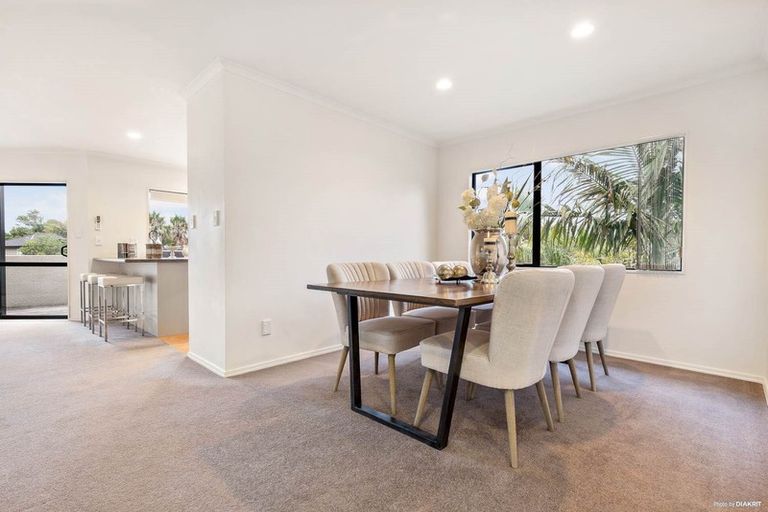 Photo of property in 62b Hogarth Rise, West Harbour, Auckland, 0618