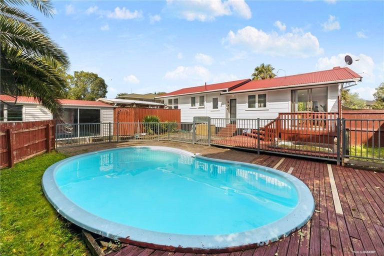 Photo of property in 49 Riverpark Crescent, Henderson, Auckland, 0610