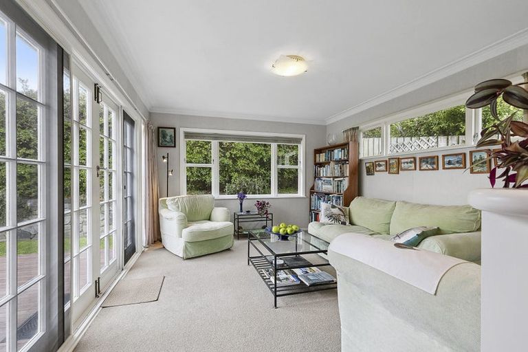 Photo of property in 63 Redwood Avenue, Tawa, Wellington, 5028