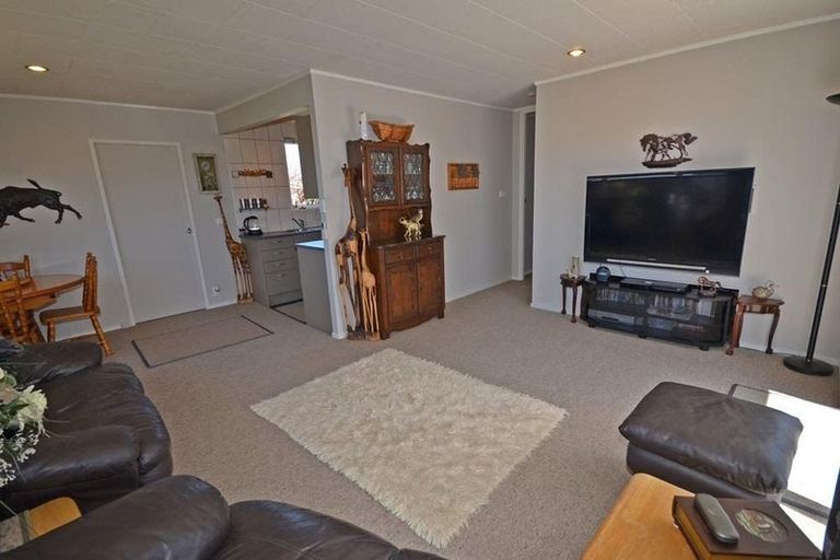 Photo of property in 9 Ballial Place, West Harbour, Auckland, 0618