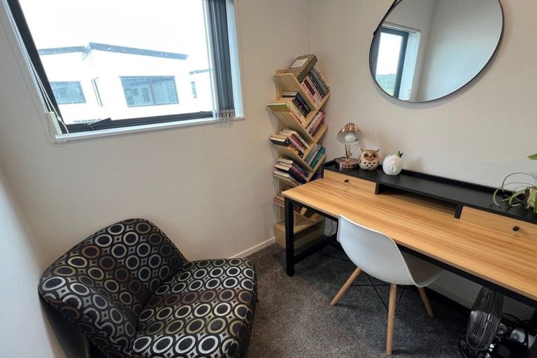 Photo of property in 2 Minhas Road, Papakura, 2110