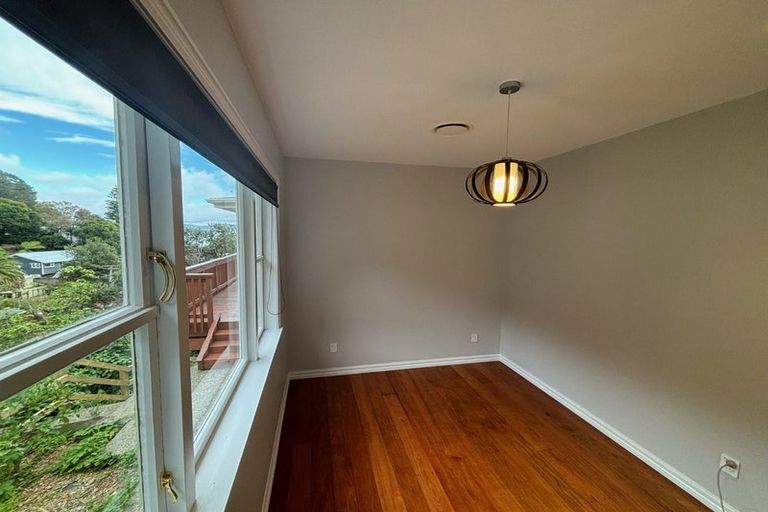 Photo of property in 43 Rona Street, Eastbourne, Lower Hutt, 5013