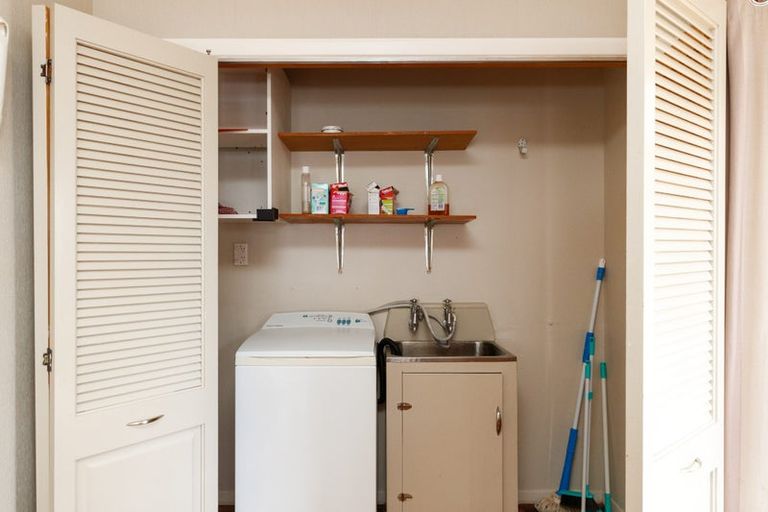 Photo of property in 16 Kingston Street, Awapuni, Palmerston North, 4412