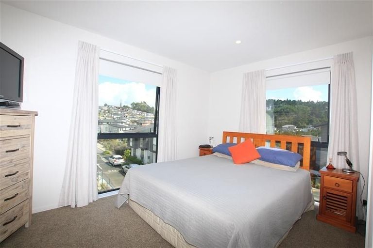 Photo of property in 2/10 Silver Moon Road, Albany Heights, Auckland, 0632