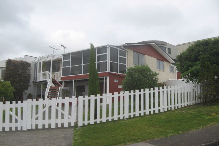 Photo of property in 7a Tower Hill, Stanmore Bay, Whangaparaoa, 0930