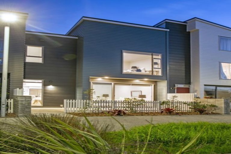 Photo of property in 9 Rangihina Road, Hobsonville, Auckland, 0616