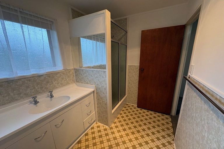 Photo of property in 1/16 Regent Street, Papatoetoe, Auckland, 2025