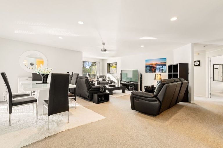 Photo of property in 14 Monkton Close, Greenhithe, Auckland, 0632