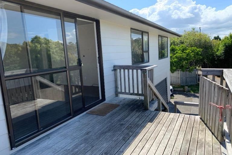 Photo of property in 1/35 D'oyly Drive, Stanmore Bay, Whangaparaoa, 0932