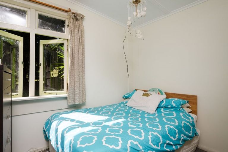 Photo of property in 136 Horsman Road, Waitakere, Henderson, 0782