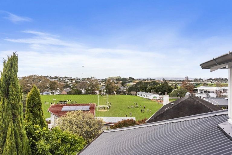 Photo of property in 52 St Vincent Avenue, Remuera, Auckland, 1050