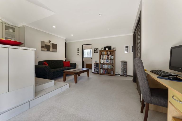 Photo of property in 20 Fairfax Terrace, Frankleigh Park, New Plymouth, 4310