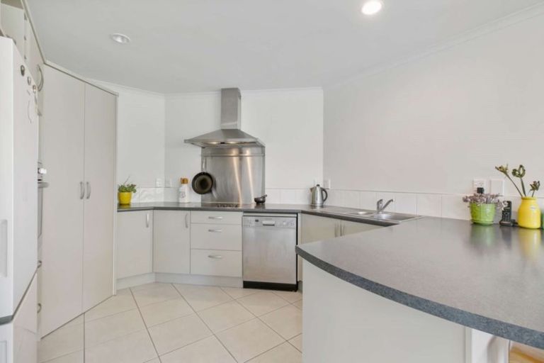 Photo of property in 53 Discovery Avenue, Welcome Bay, Tauranga, 3112