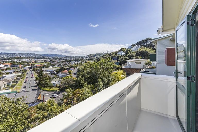 Photo of property in 6 Mitika Way, Strathmore Park, Wellington, 6022